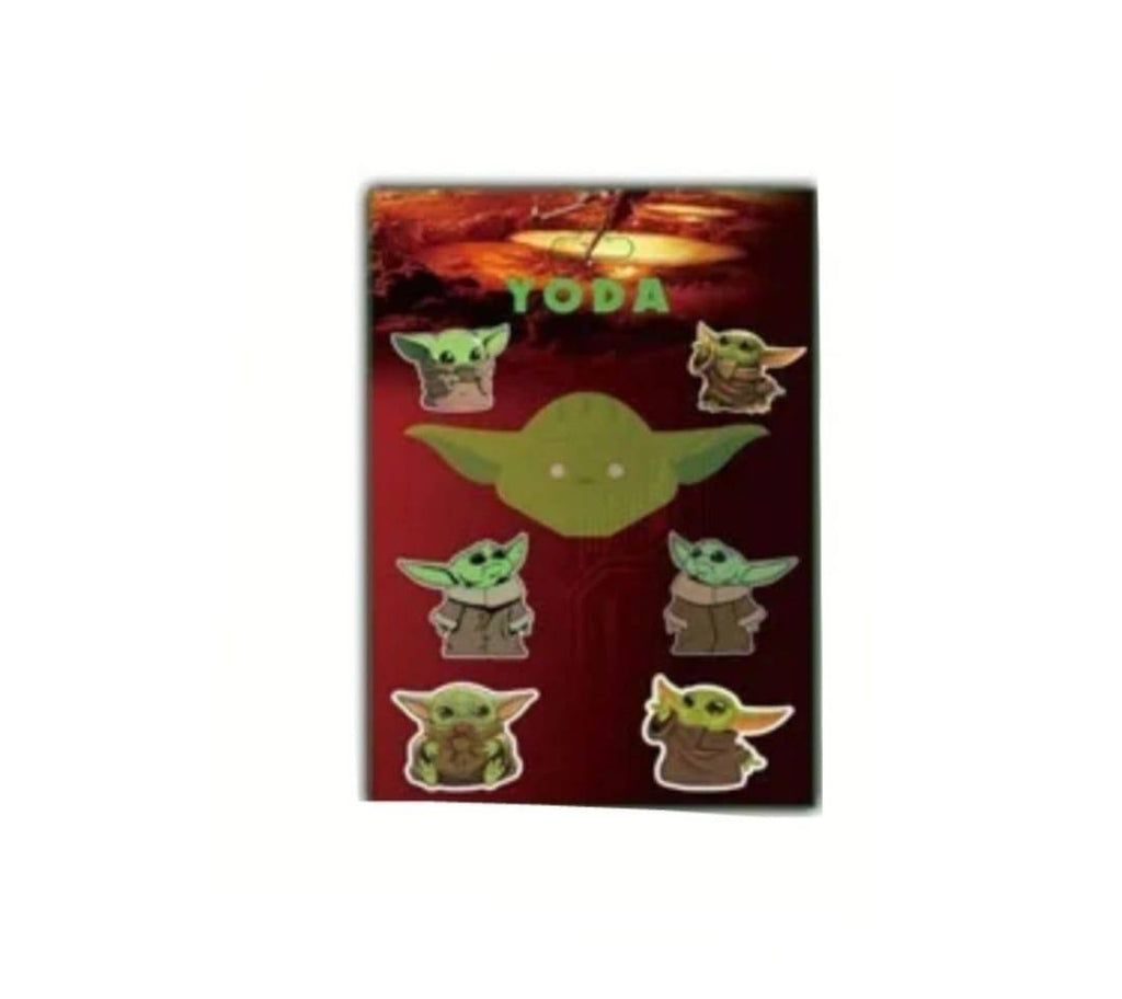 Figurina Surpriza, tip Baby Yoda, si 3 cartonase supriza, multicolor, 6 cm