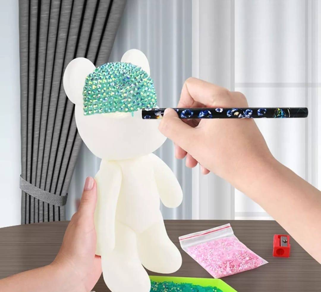 Figurina Ursulet de pictat cu sclipici, 3D, multicolor, 14 cm