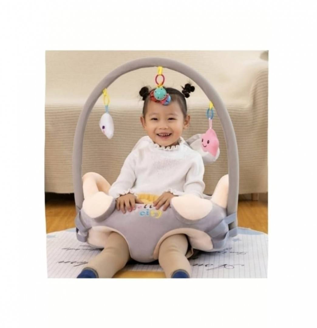 Fotoliu bebe 3D, Soricel, cu arcada si jucarii, multicolor, 55 cm