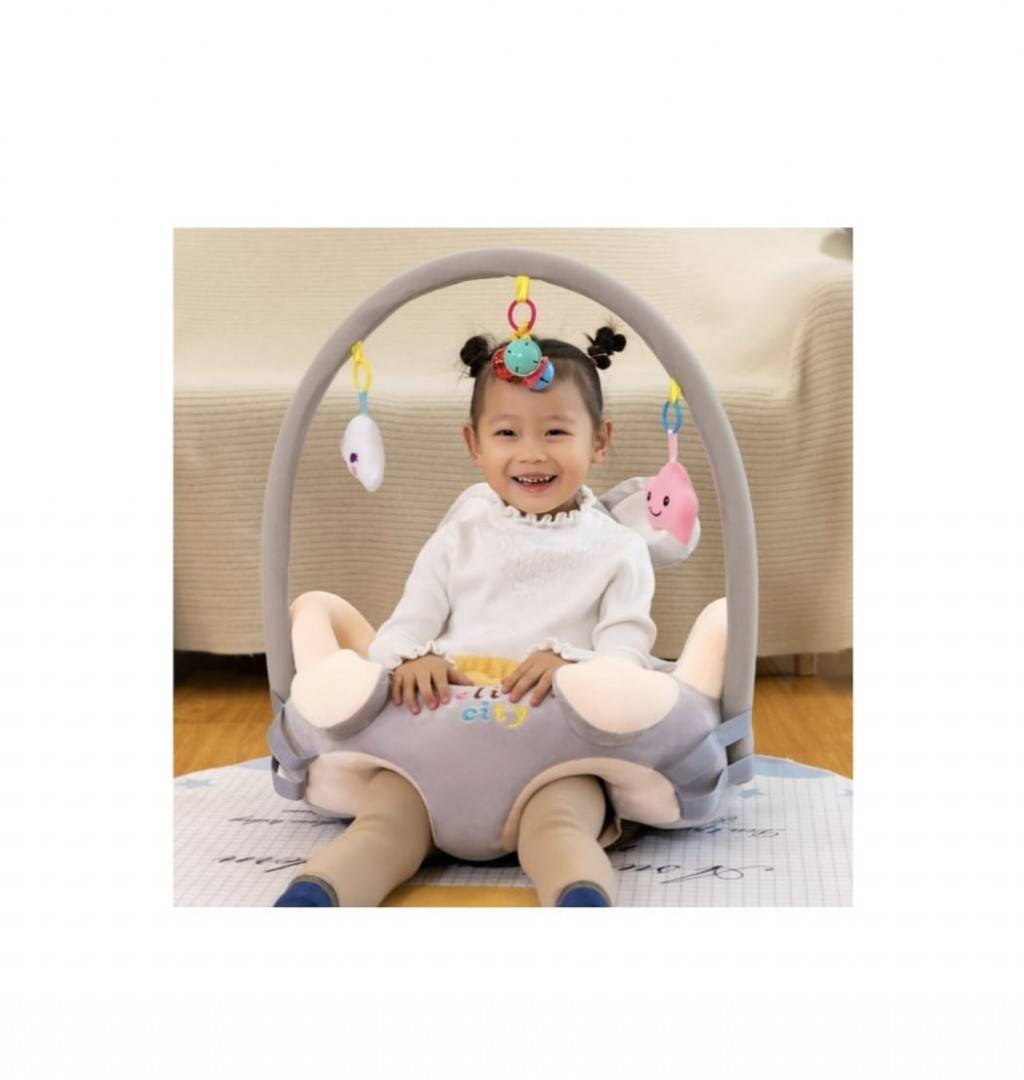 Fotoliu bebe 3D, Soricel, cu arcada si jucarii, multicolor, 55 cm