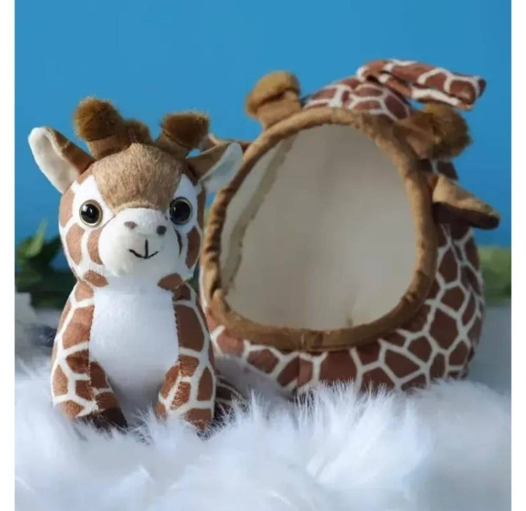 Girafa de plus, cu cosulet, maro deschis, 18 cm