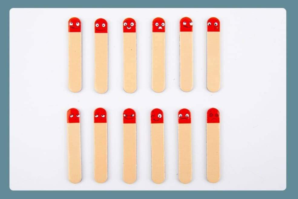 Joc magnetic Matchsticks Puzzle, cu betisoare din lemn, multicolor, 26 cm
