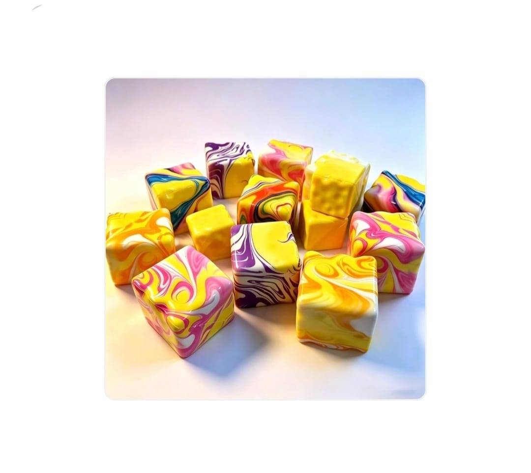 Jucarie antistres, Sqweezy Super Cheese Multicolor, 1buc, design realist, textura moale, 7 cm