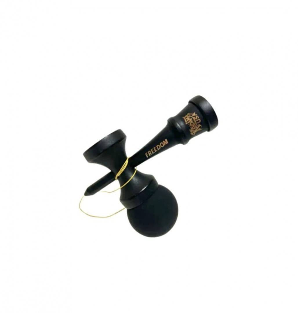 Kendama Freedom, USA, Rubber Grip, lemn, negru mat, 17.5 cm