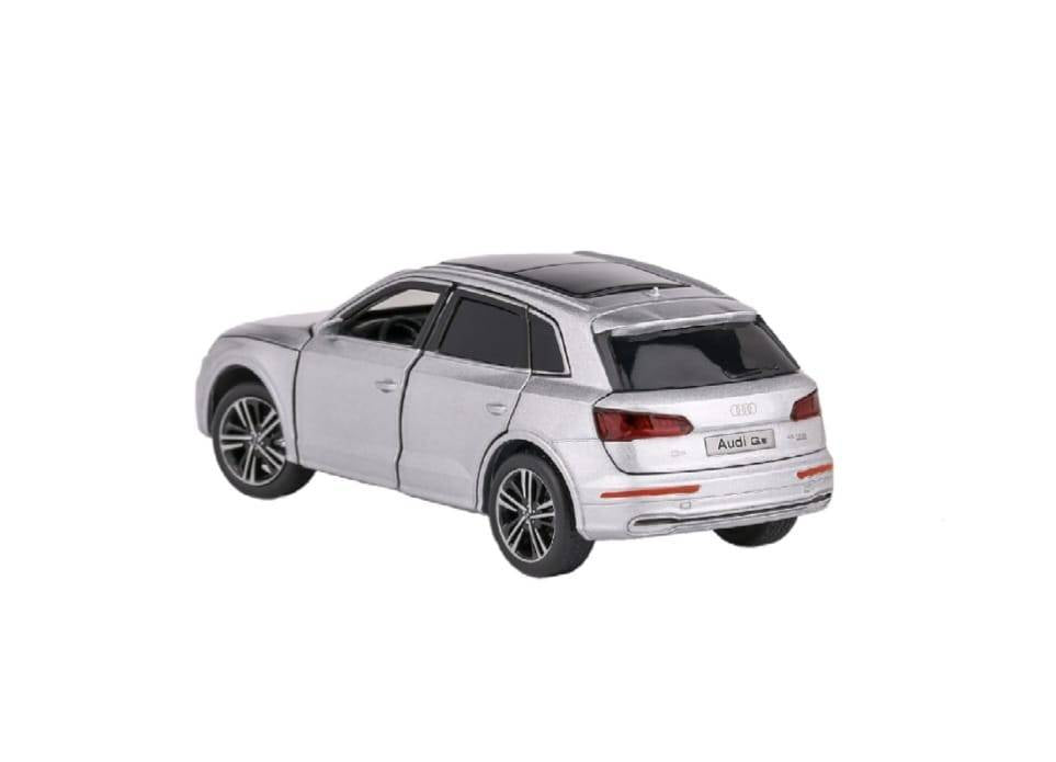 Masinuta metal mecanica, Audi Q5, scara 1:32, sunete, usi mobile, capota mobila, portbagaj mobil, gri, 15 cm