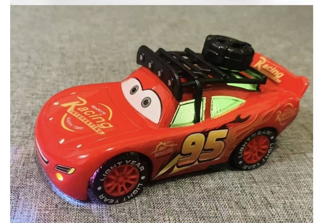 Masinuta metal mecanica, Cars 3, McQueen, MASHASHOP, sunet si lumini, rosu, 12 cm