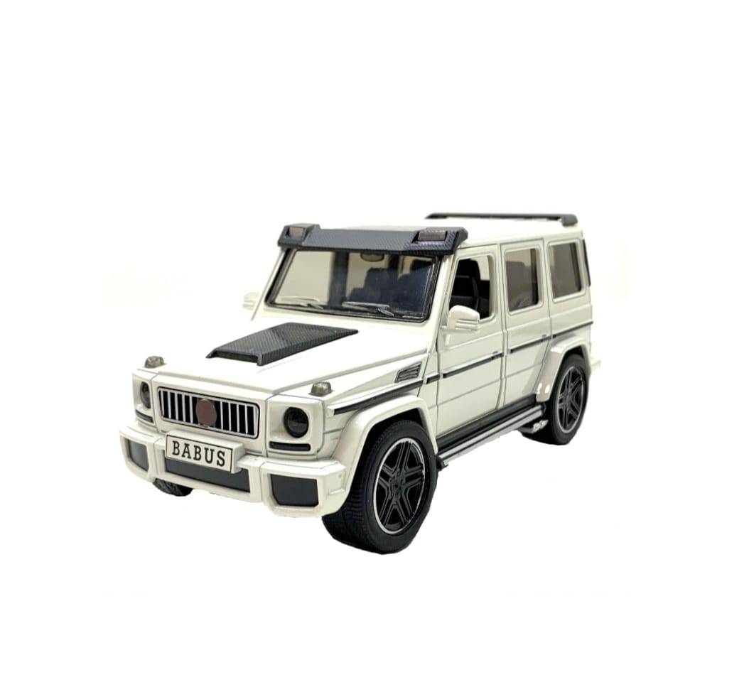 Masinuta metal mecanica, model Mercedes G, scara 1:24, usi mobile, capota mobila, portbagaj mobil, alb, 18 cm