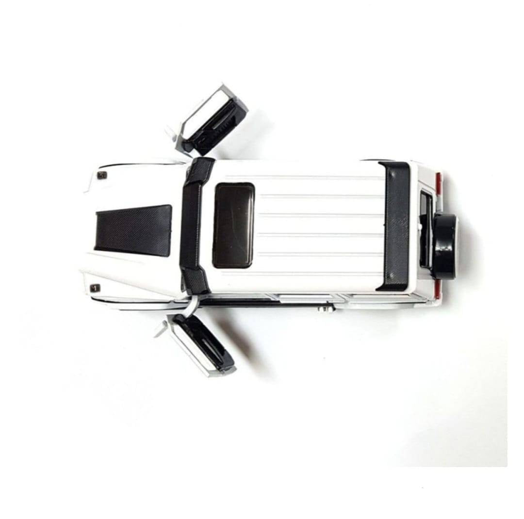 Masinuta metal mecanica, model Mercedes G, scara 1:24, usi mobile, capota mobila, portbagaj mobil, alb, 18 cm