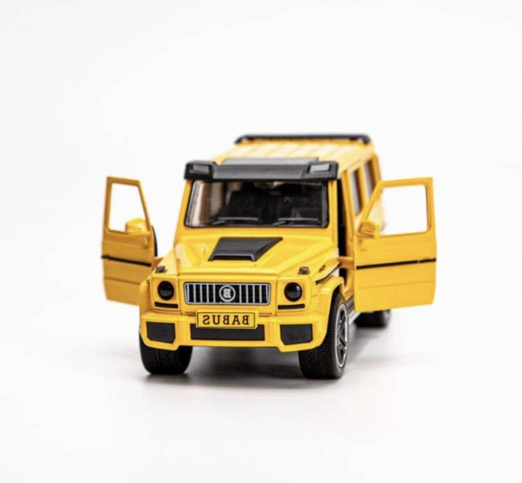 Masinuta metal mecanica, model Mercedes G, scara 1:24, usi mobile, capota mobila, portbagaj mobil, galben, 18 cm
