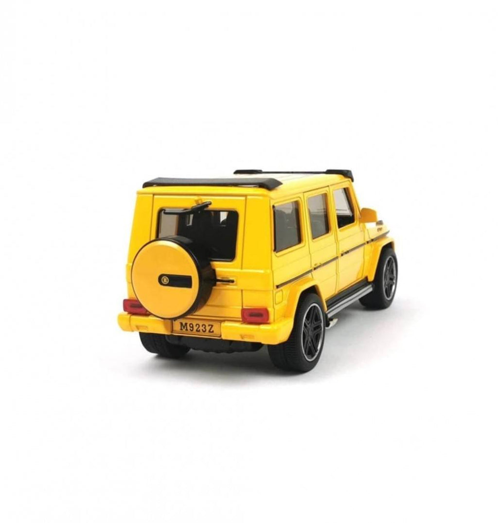 Masinuta metal mecanica, model Mercedes G, scara 1:24, usi mobile, capota mobila, portbagaj mobil, galben, 18 cm