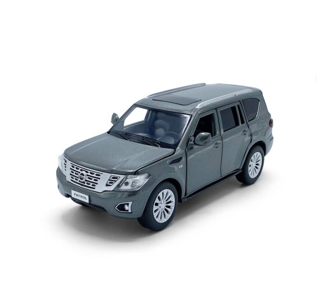 Masinuta metal mecanica, Nissan Patrol Y62, scara 1:32, sunete, usi mobile, capota mobila, portbagaj mobil, gri, 15 cm