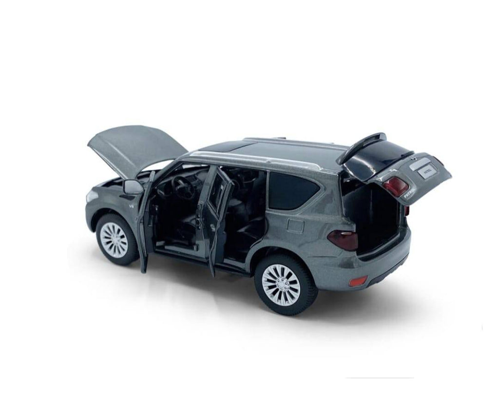 Masinuta metal mecanica, Nissan Patrol Y62, scara 1:32, sunete, usi mobile, capota mobila, portbagaj mobil, gri, 15 cm