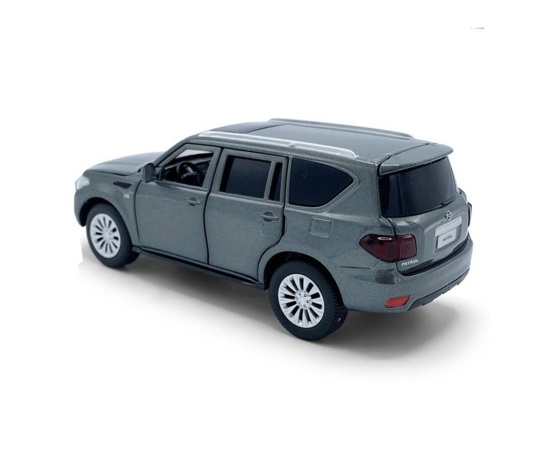 Masinuta metal mecanica, Nissan Patrol Y62, scara 1:32, sunete, usi mobile, capota mobila, portbagaj mobil, gri, 15 cm