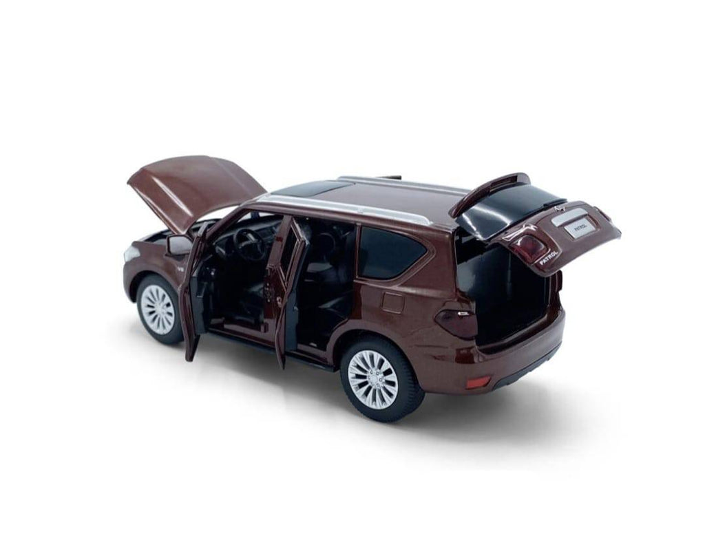 Masinuta metal mecanica, Nissan Patrol Y62, scara 1:32, sunete, usi mobile, capota mobila, portbagaj mobil, maro, 15 cm