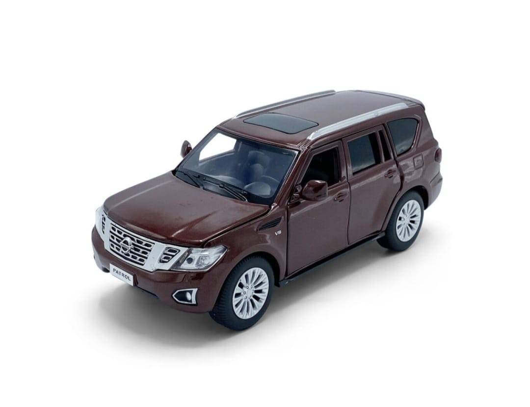 Masinuta metal mecanica, Nissan Patrol Y62, scara 1:32, sunete, usi mobile, capota mobila, portbagaj mobil, maro, 15 cm