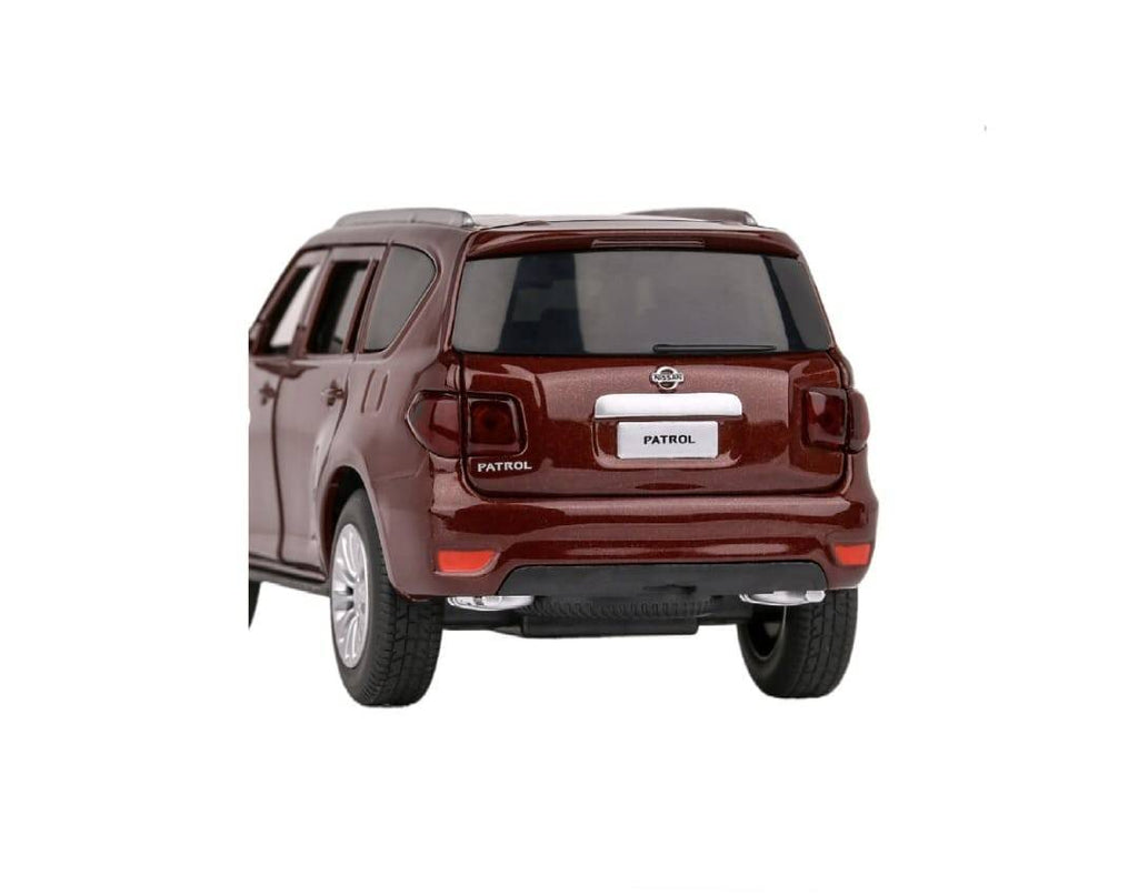 Masinuta metal mecanica, Nissan Patrol Y62, scara 1:32, sunete, usi mobile, capota mobila, portbagaj mobil, maro, 15 cm
