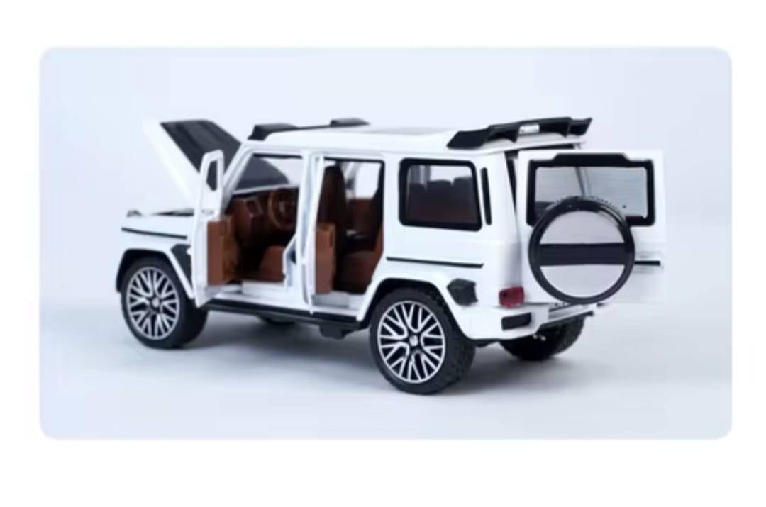 Masinuta metal mecanica, tip Mercedes Benz G800 Legierung, scara 1:32, 3 sunete, usi mobile, capota mobila, portbagaj mobil, 