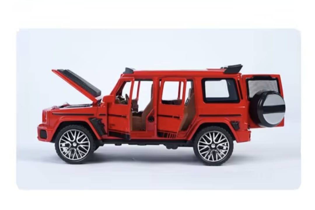 Masinuta metal mecanica, tip Mercedes Benz G800 Legierung, scara 1:32, 3 sunete, usi mobile, capota mobila, portbagaj mobil, 
