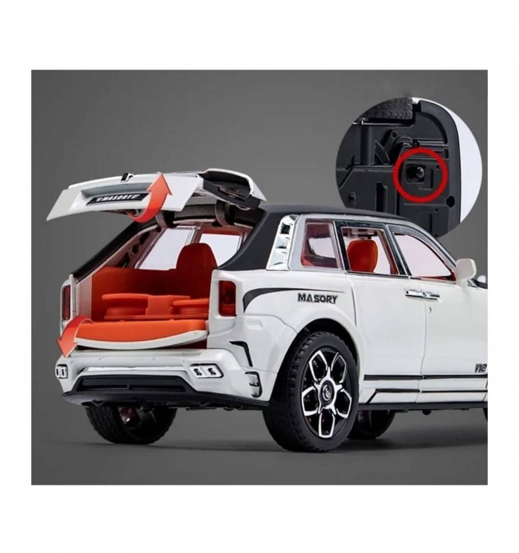 Masinuta metal mecanica, tip Rolls Royce Cullinar Mansory, 3 sunete, usi , scara 1:24, capota , portbagaj  alb, 20 cm