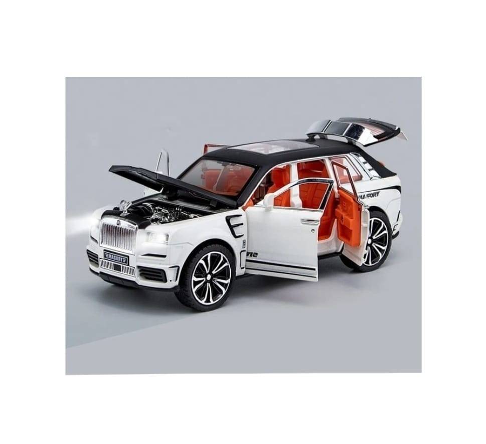 Masinuta metal mecanica, tip Rolls Royce Cullinar Mansory, 3 sunete, usi , scara 1:24, capota , portbagaj  alb, 20 cm