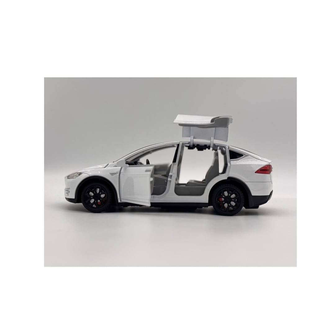 Masinuta metalica cu telecomanda, Tesla X, 1:22, usi mobile,fum, capota mobila, acumulator, alb, 20 cm