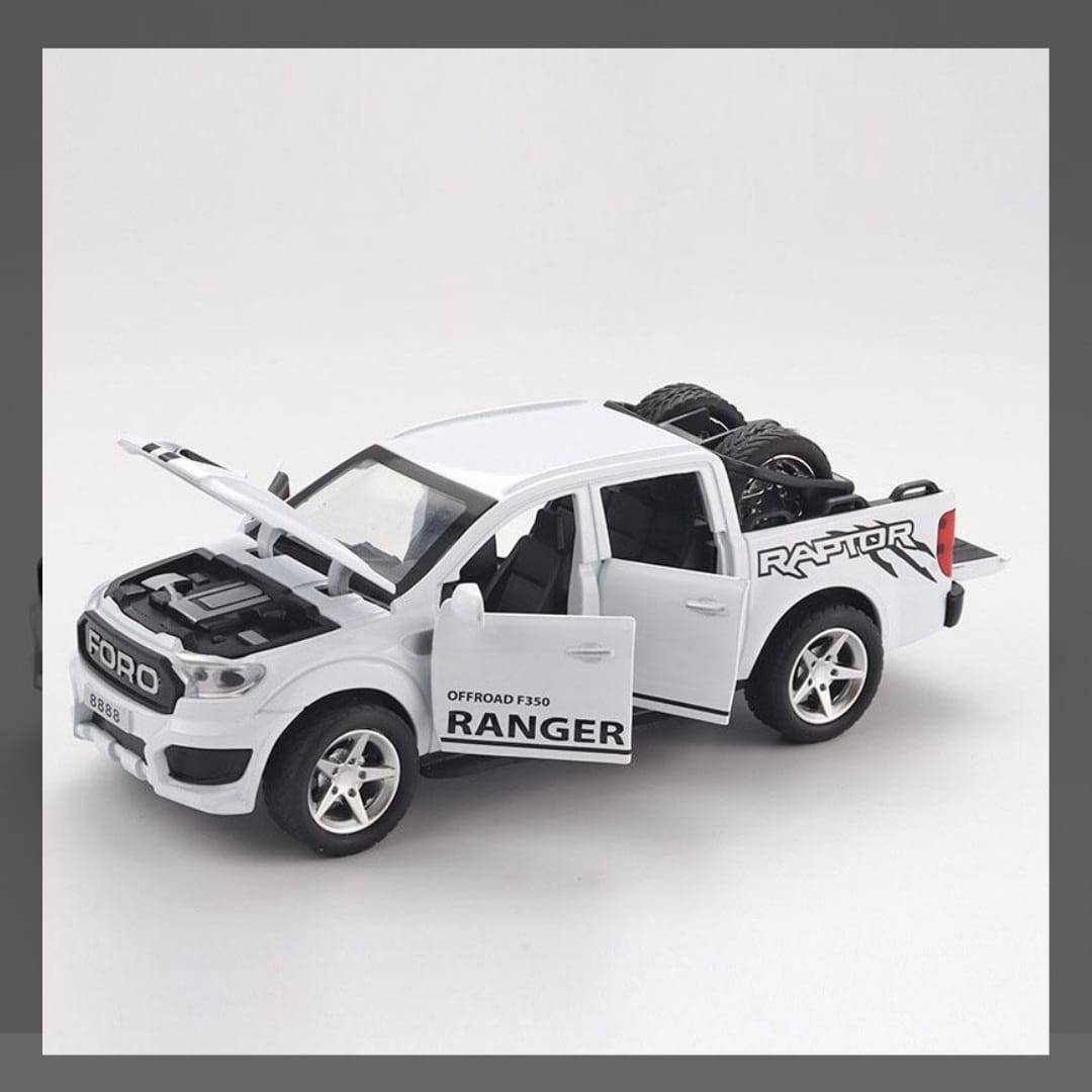 Masinuta metalica, Ford F350, scara 1:32, roti detasabile, usi mobile, capota mobila, alb, 17.5 cm
