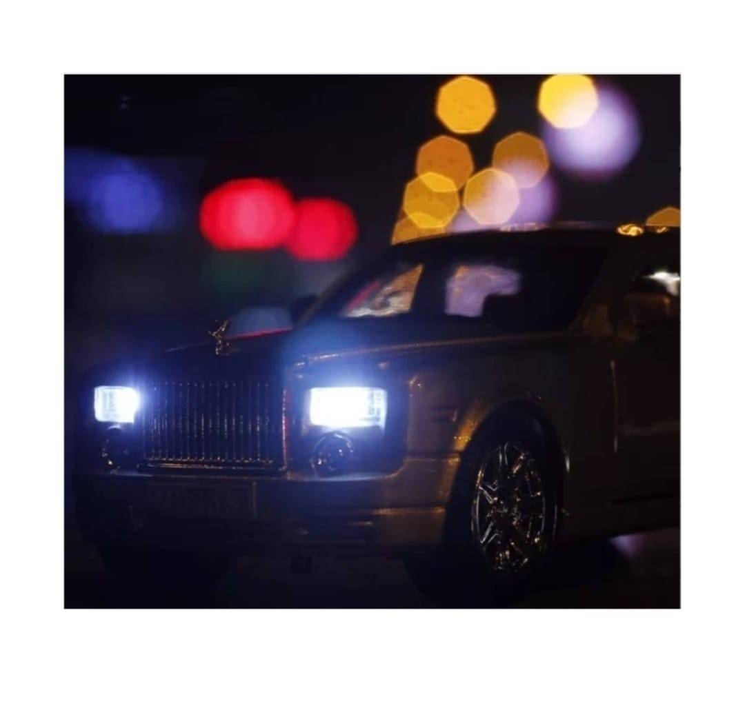 Masinuta metalica mecanica, Rolls Royce Phantom, lumini si sunete, usi mobile, capota mobila, portbagajul mobil, maro, 20 cm