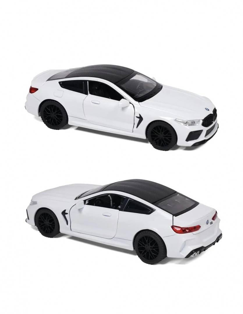 Masinuta metalica mecanica, tip BMW M8 Coupe, scara 1:32, lumini si sunete, usi mobile, capota mobila, portbagajul mobil, alb