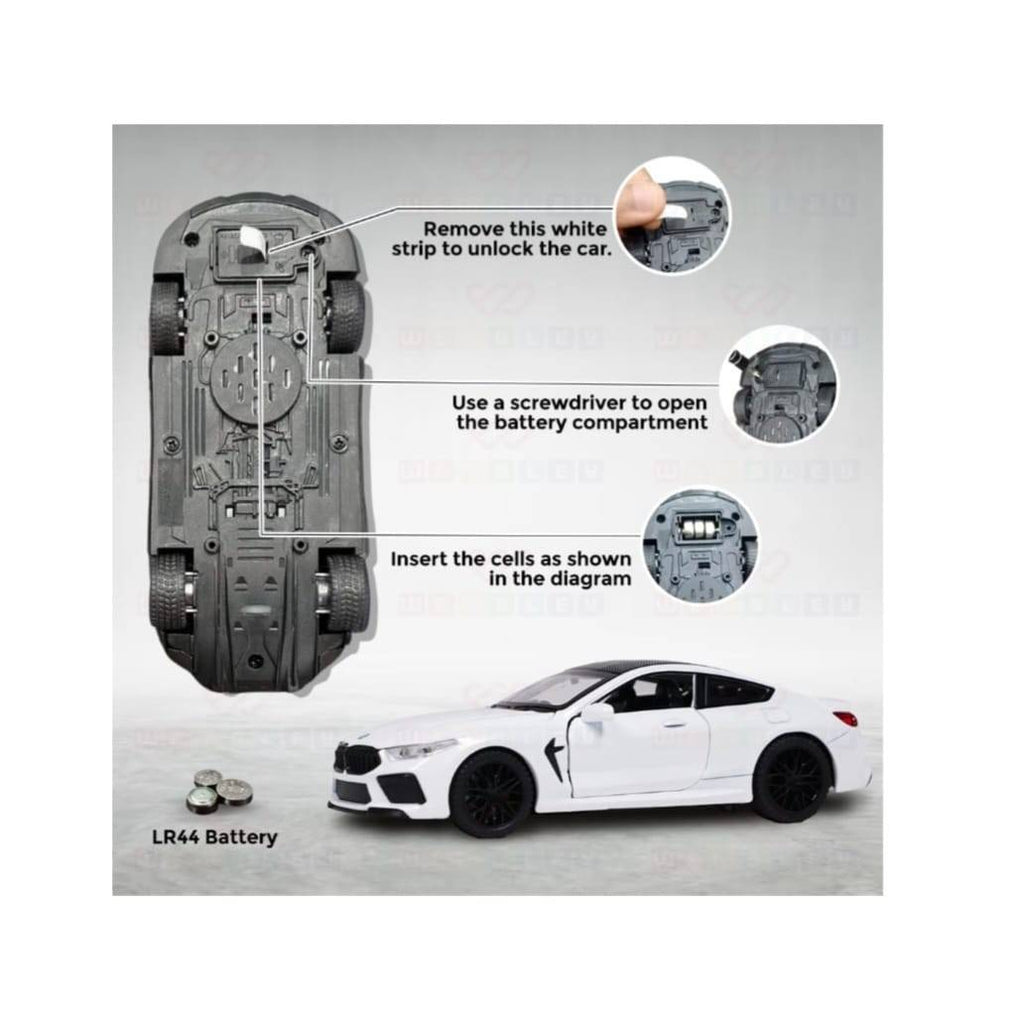 Masinuta metalica mecanica, tip BMW M8 Coupe, scara 1:32, lumini si sunete, usi mobile, capota mobila, portbagajul mobil, alb