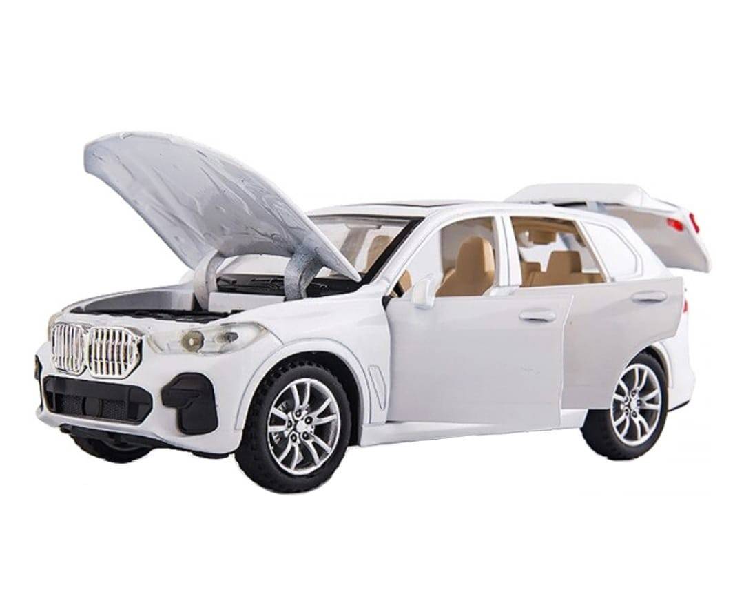 Masinuta metalica mecanica, tip BMW X5 M, lumini si sunete, usi mobile, capota mobila, portbagajul mobil, alb, 15 cm