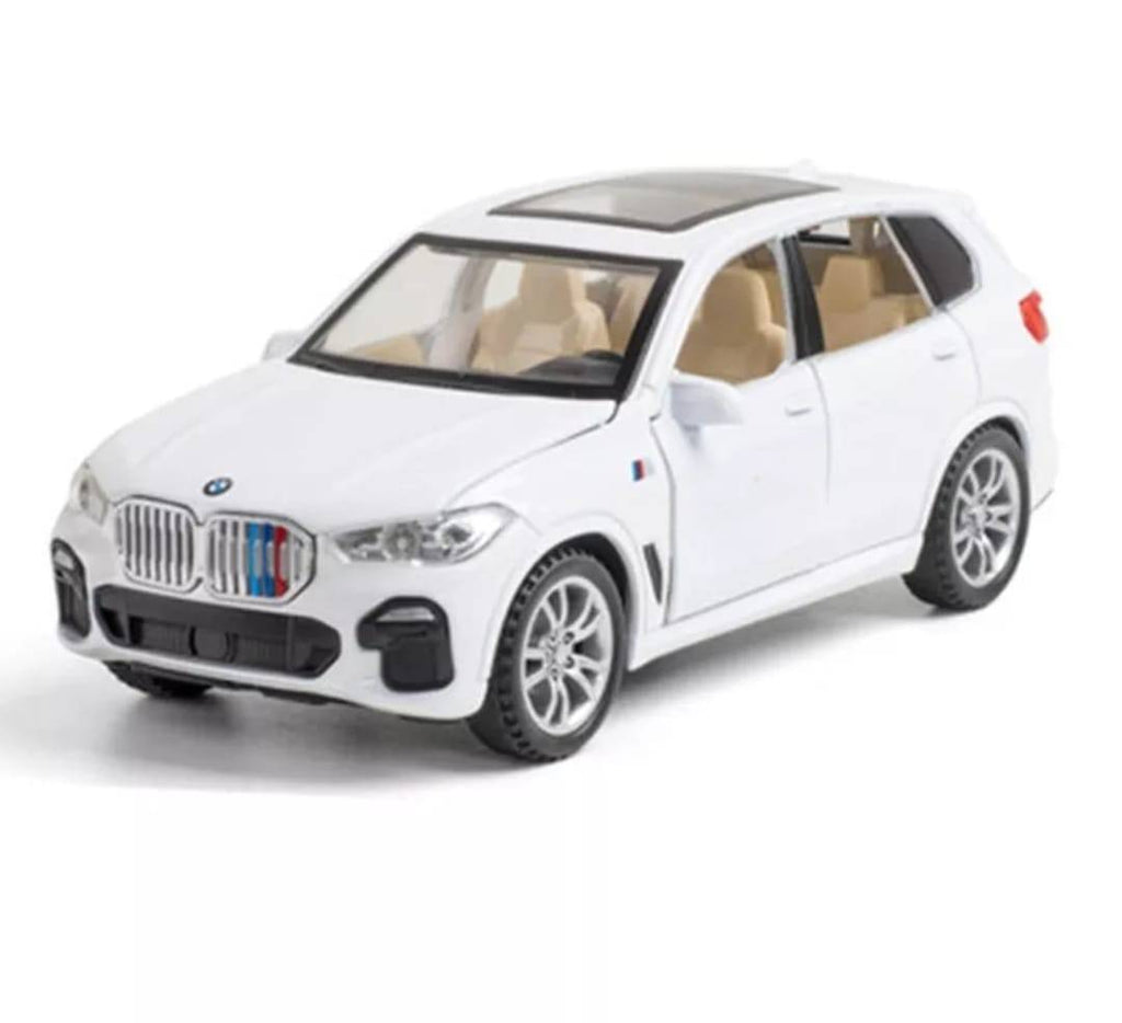 Masinuta metalica mecanica, tip BMW X5 M, lumini si sunete, usi mobile, capota mobila, portbagajul mobil, alb, 15 cm