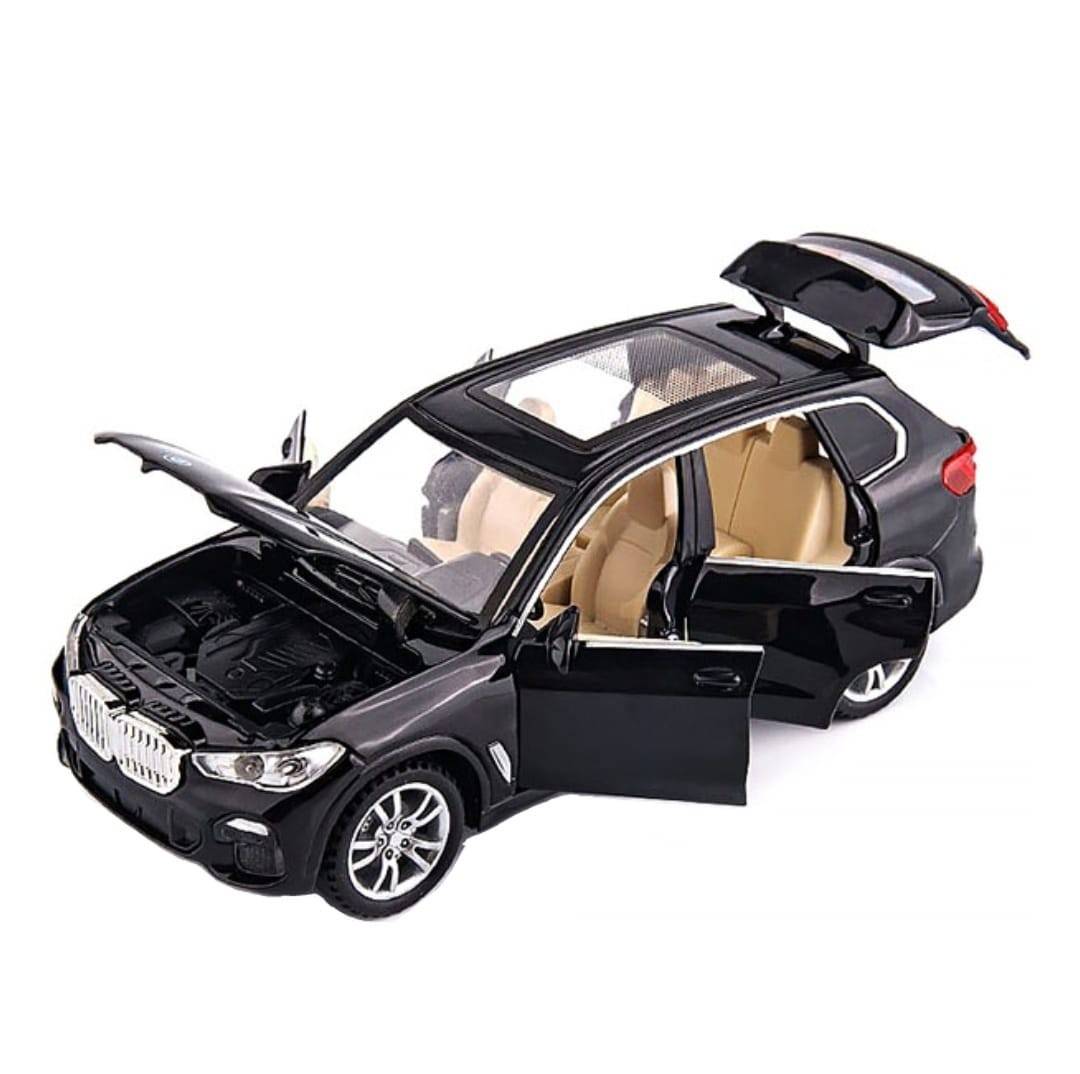Masinuta metalica mecanica, tip BMW X5 M, lumini si sunete, usi mobile, capota mobila, portbagajul mobil, negru, 15 cm