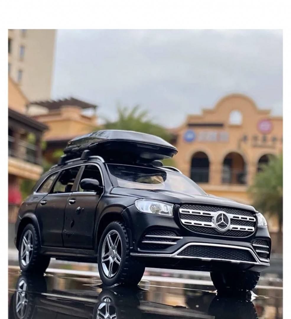 Masinuta metalica , tip Mercedes Benz GLS580, lumini si sunete, usi , capota mobila, portbagajul mobil, negru, 17 cm