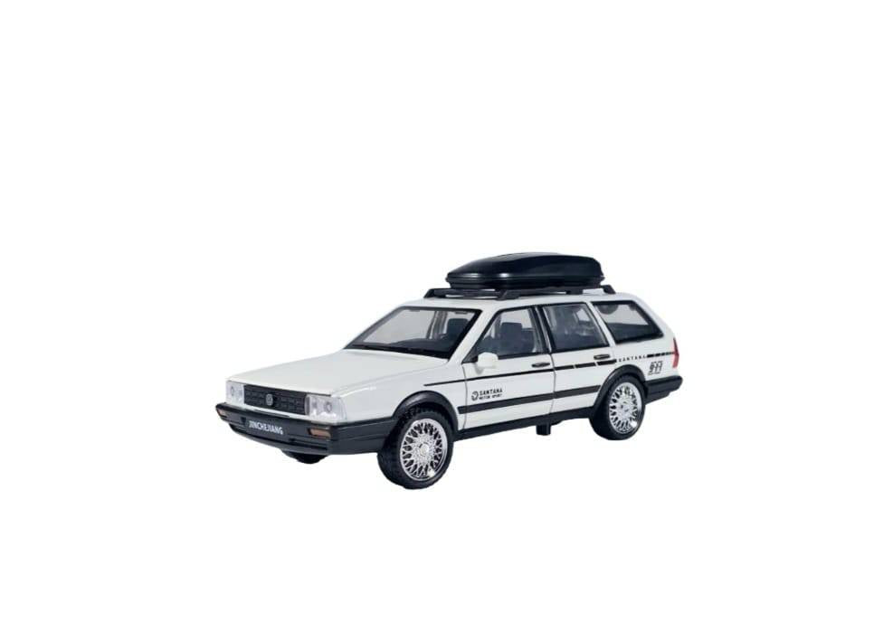 Masinuta metalica, Volkswagen Santana, scara 1:32, usi mobile, capota mobila, portbagaj mobil, alb, 15.5 cm