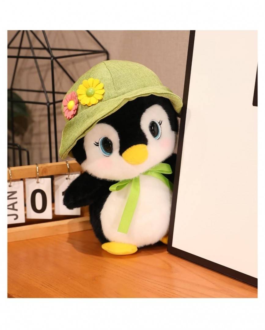 Pinguin de plus, realist, cu palarie, multicolor, 25 cm