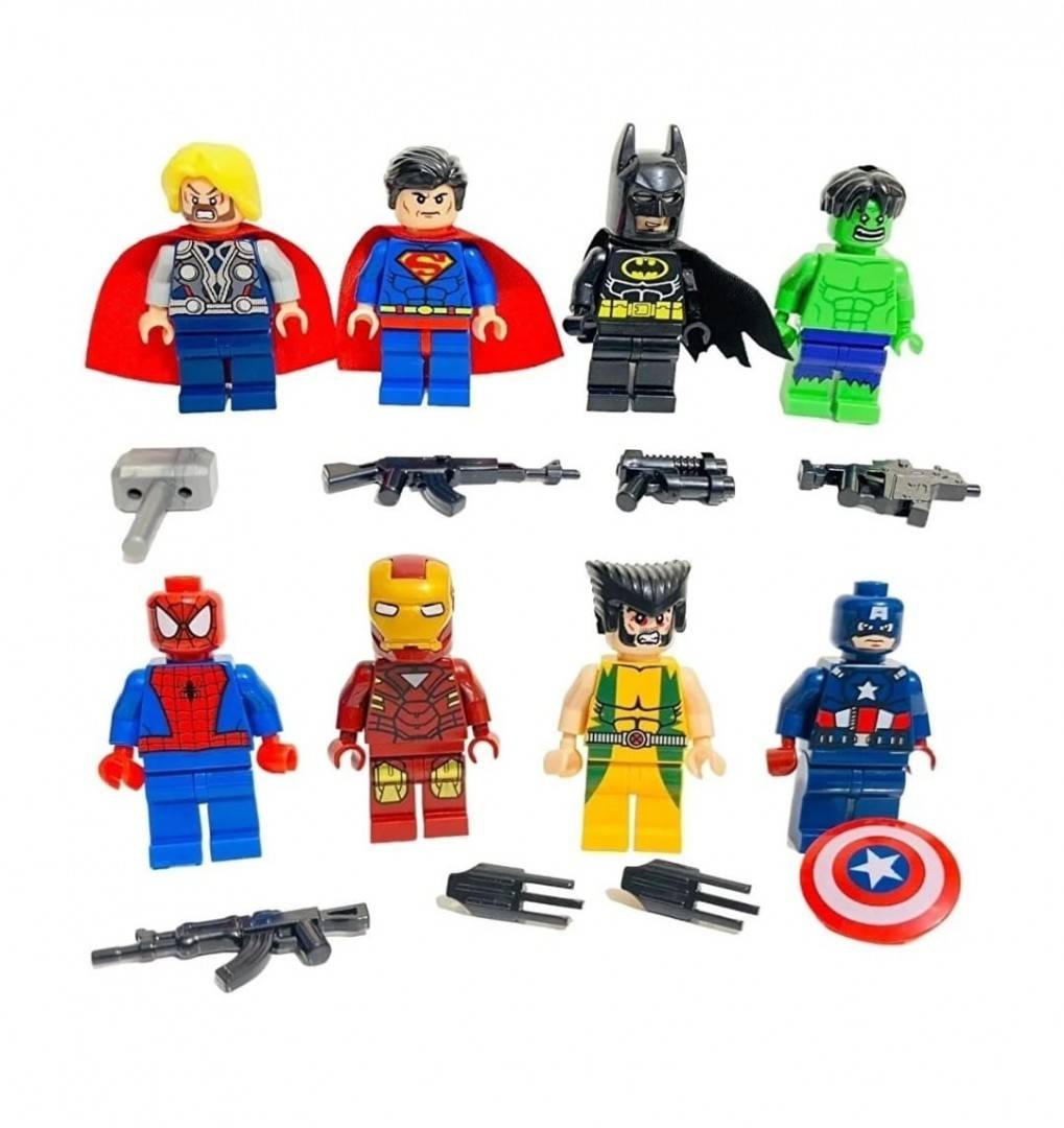 Set 12 Roboti tip Avengers, 15 accesorii, multicolor, 5 cm
