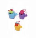 Set jucarii nisip 4 piese pentru copii - stropitoare cu capac sita, lopatica, grebla, multicolor, 15 cm