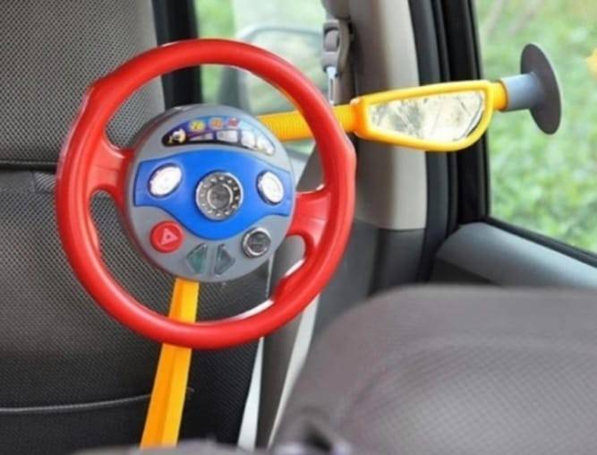 Volan electronic de jucarie cu ventuza